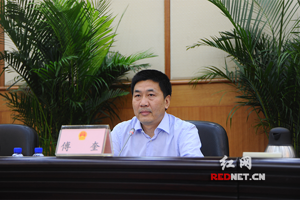 湖南省人大常委会举行反腐败工作专题报告会