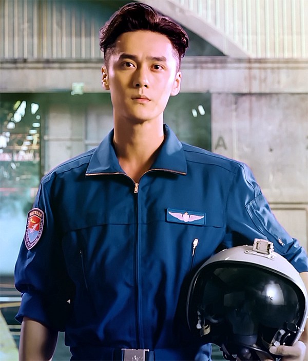 蒋劲夫帅气军装视频曝光 体力超强成中国版"能力者"