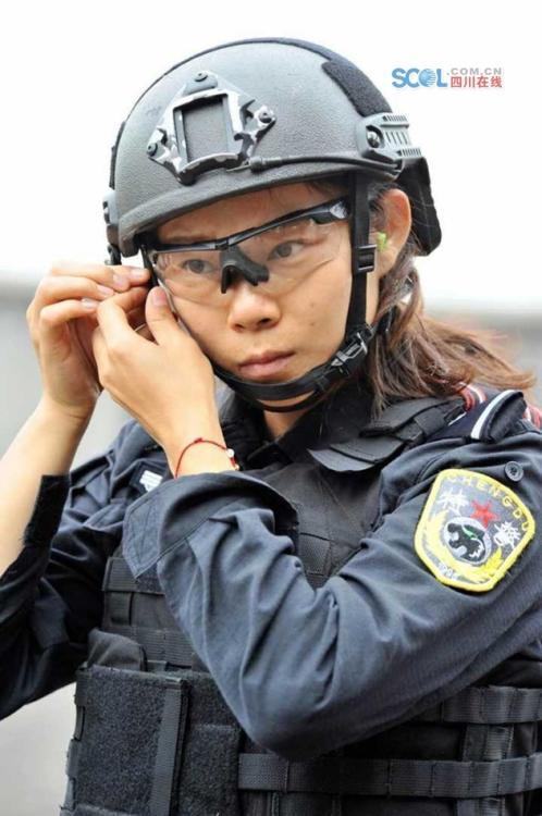 四川武警女特警图片