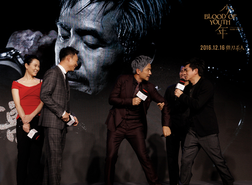 导演杨树鹏现场"拉架"