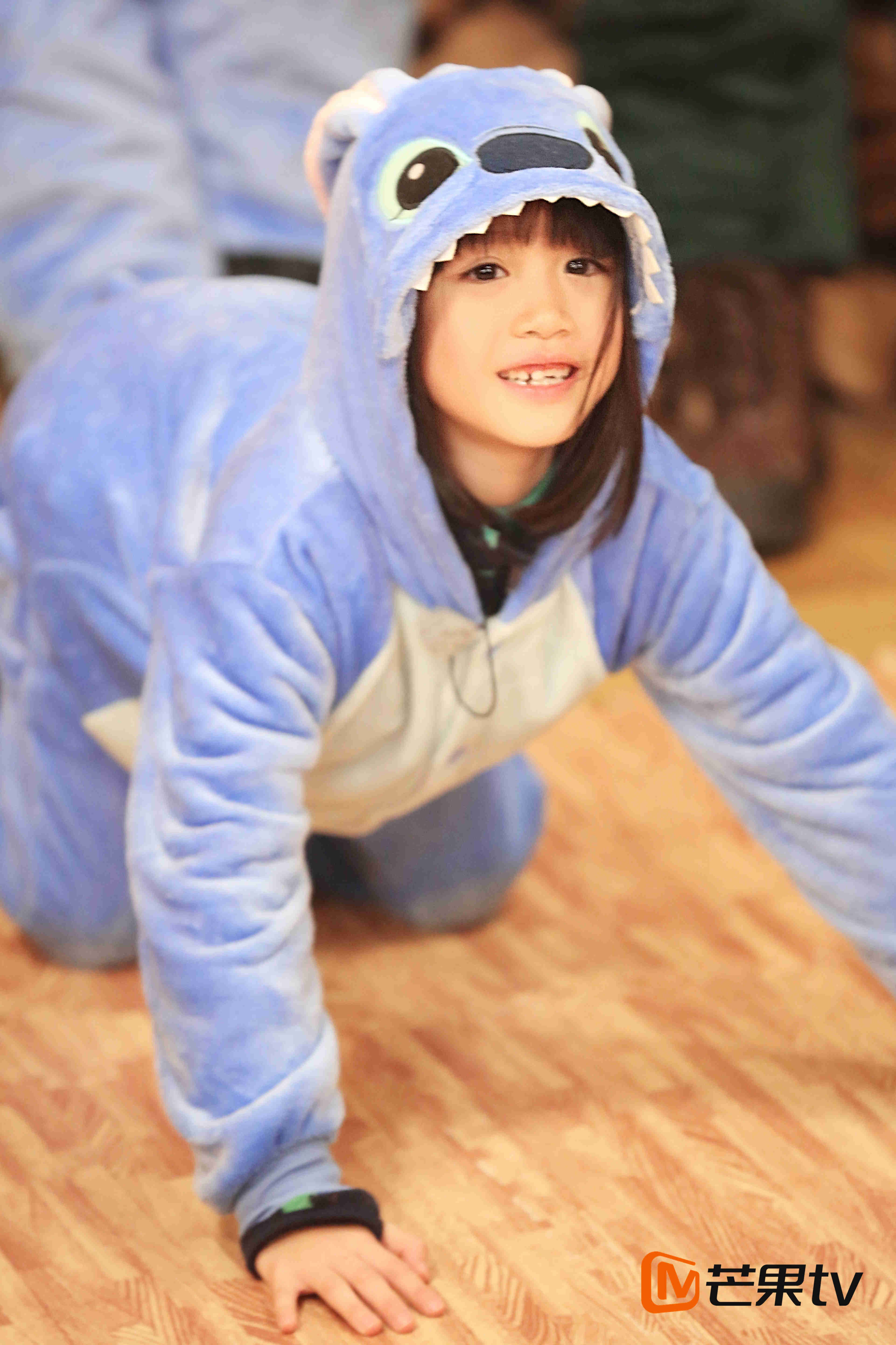 《爸爸4》未曝光剧照 考拉超级粘张伦硕