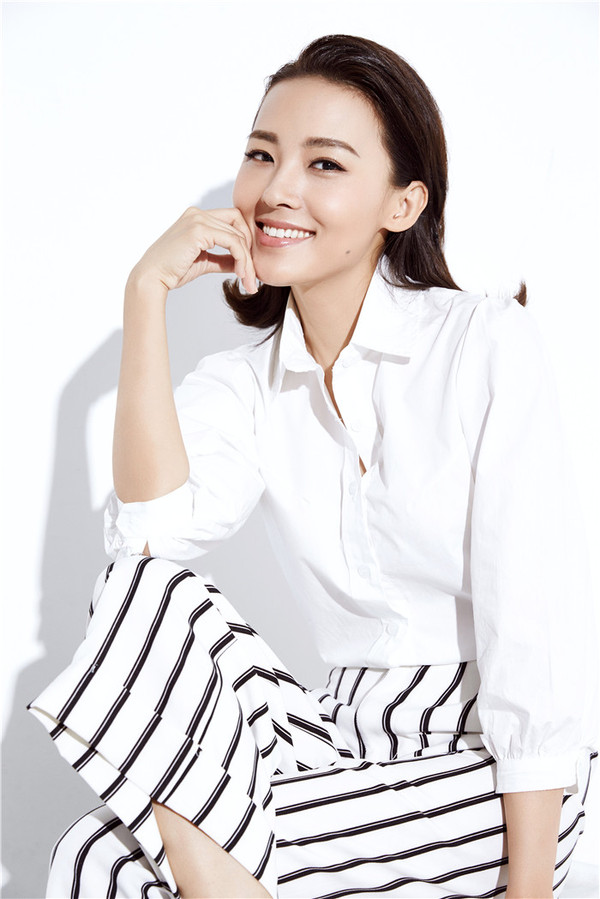 郑罗茜纯美大片曝光明眸浅笑如沐春风