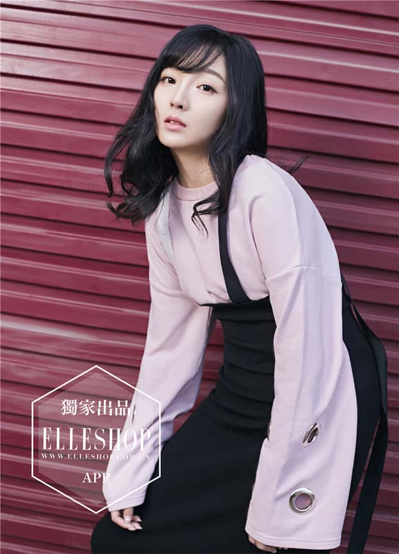 元气少女张艺馨街拍曝光 随心驾驭多样风格