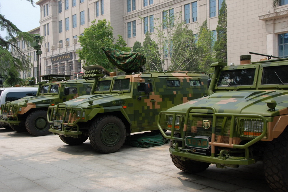 中国猛虎轮式装甲车族首次集体亮相