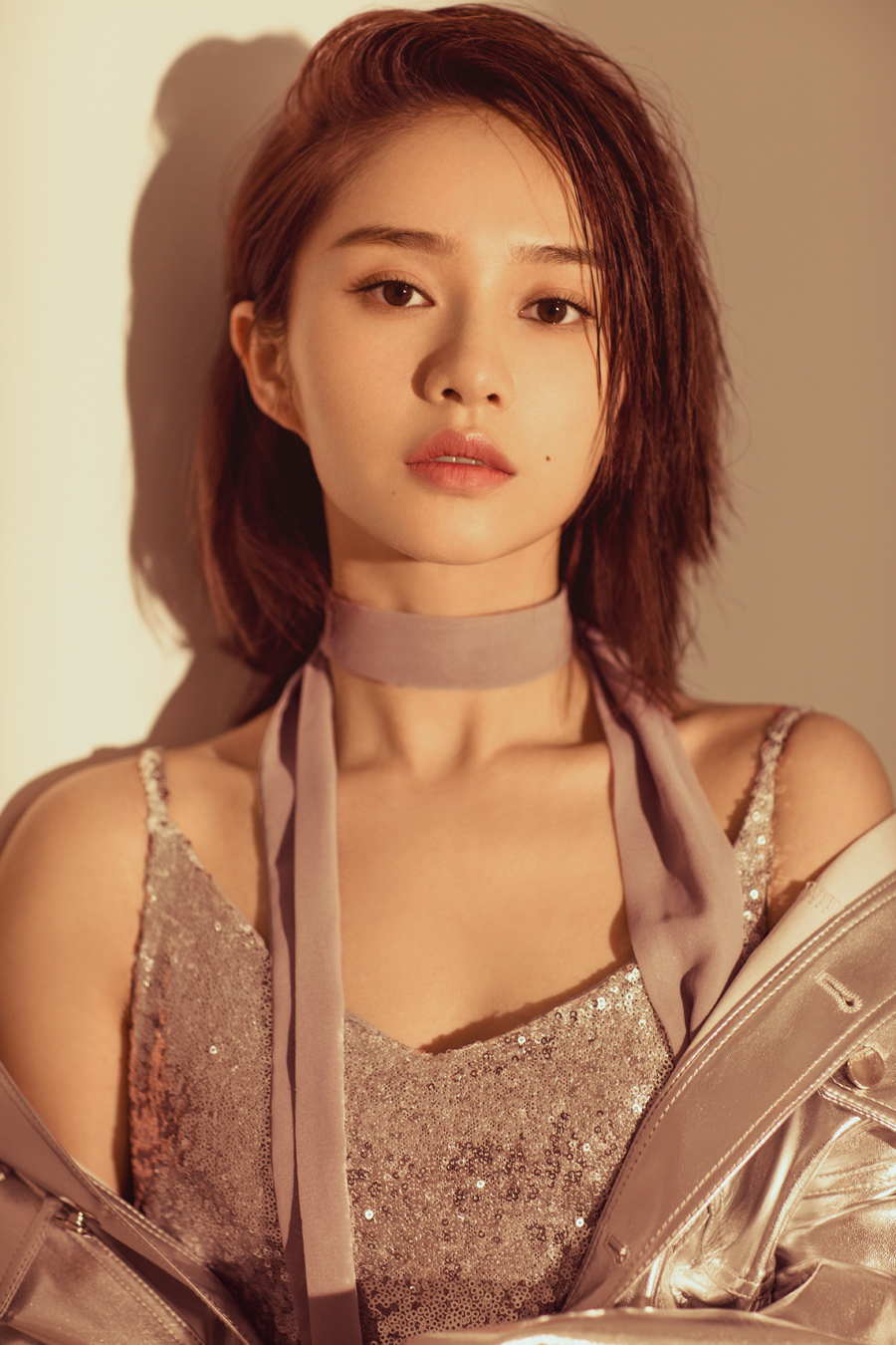 付梦妮曝生日写真冷感少女彰显摩登新力量