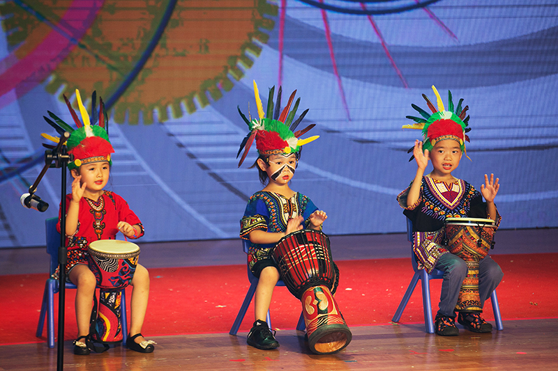 红黄蓝夏季艺术节汇演让孩子走向更大的舞台