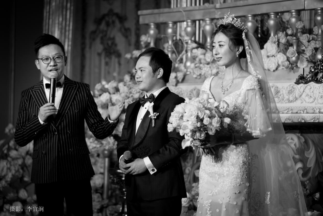 第一季中国好声音李维真和女友结束6年爱情长跑 在昆明完婚