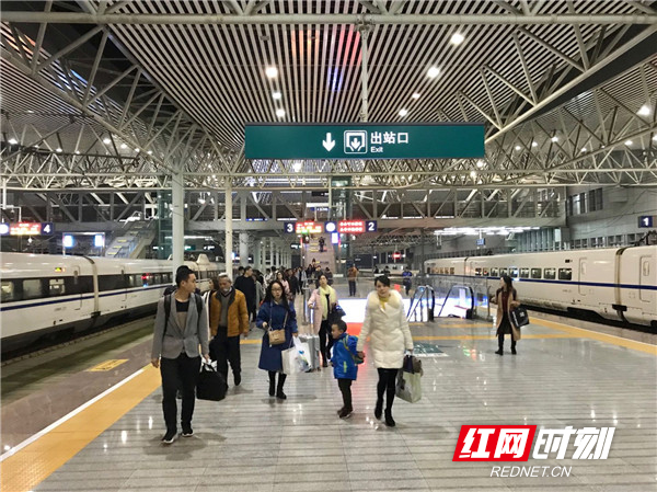 衡阳高铁站站台图片图片